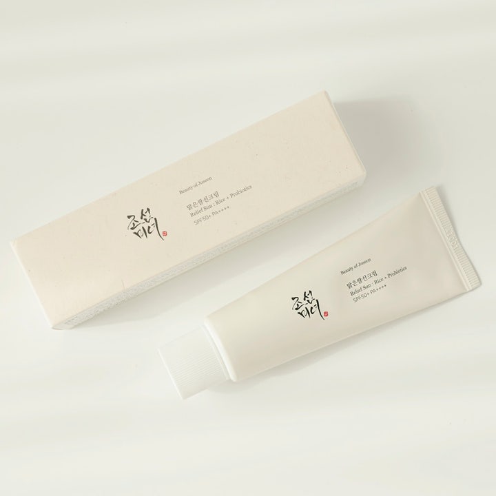 Beauty of Joseon Relief Sun Duo 2 x 50 ml koreansk solkräm risextrakt i minimalistisk beige tub och ytterbox.