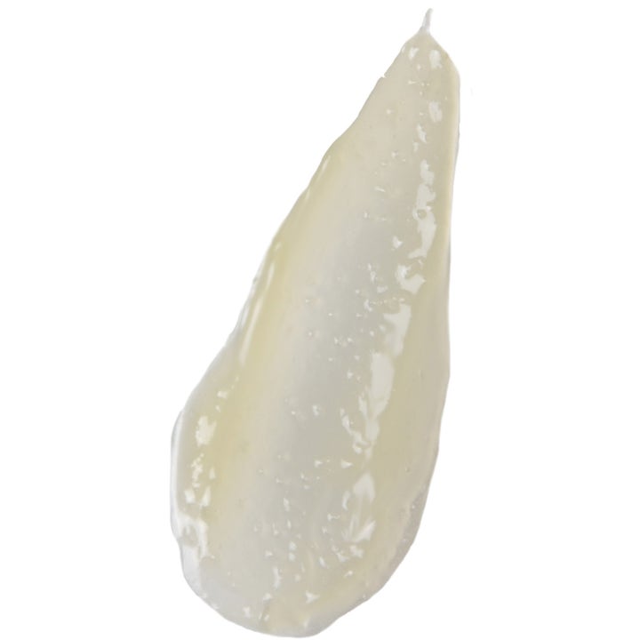 Verso N°9 Lip Serum 15 ml med retinol 8 är ett vårdande serum som här visas som en mjuk och krämig ljusgul textur.