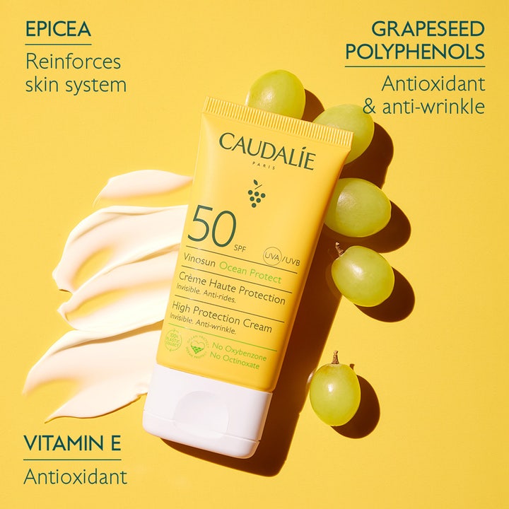 Caudalie Vinosun Protect Cream 50 ml ansiktssolkräm hög skydd med vit kräm och antioxidantrika vindruvor.