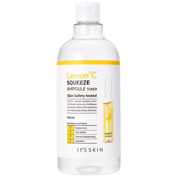 It'S SKIN Lemon'C Squeeze Ampoule Toner 500 ml i genomskinlig flaska med vit etikett ger lyster.