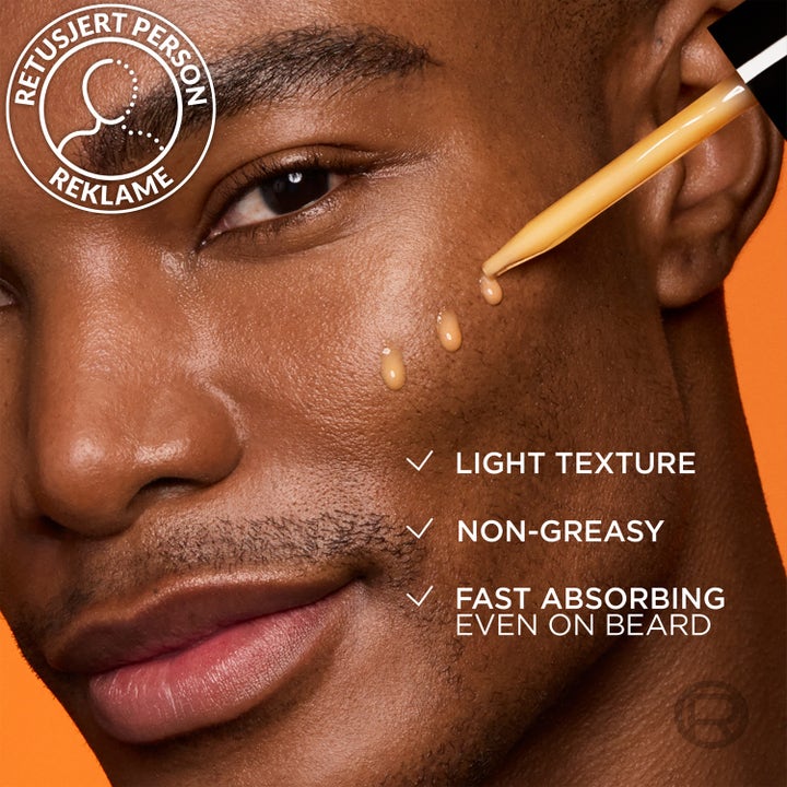 L'Oréal Paris Men Expert Hydra Energetic Vitamin C Serum 30 ml lätt serum som appliceras med pipett för en kladdfri finish.