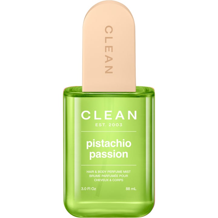 Clean Pistachio Passion Hair & Body Perfume Mist 88 ml uppfriskande clean body mist i grön flaska med beige lock