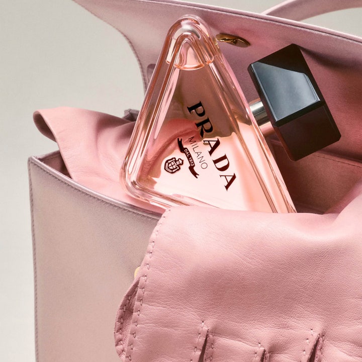 Prada Paradoxe Eau de Parfum 50 ml blommig damparfym i ikoniska trekantiga glasflaskor med refillflaska