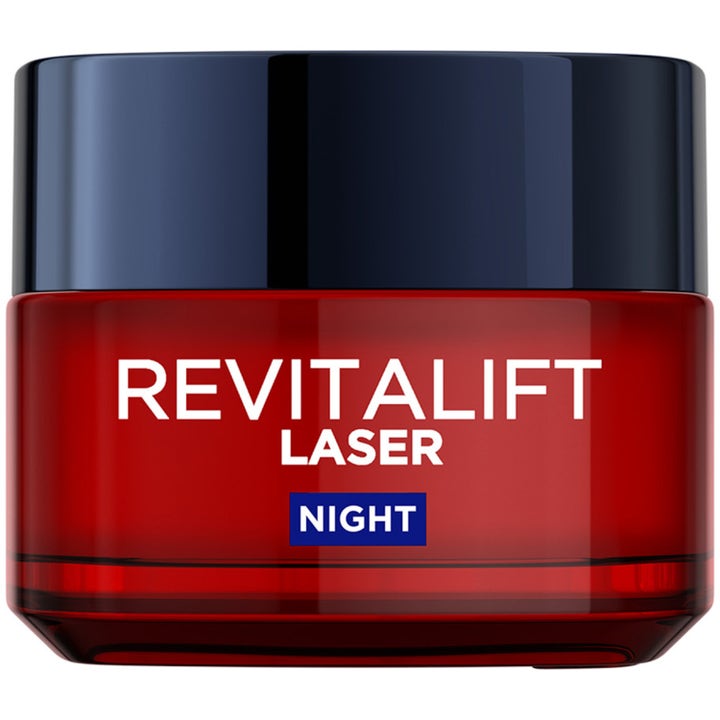 L'Oréal Revitalift Laser nattkräm 50ml anti-rynk hyaluronsyra nattkräm i en röd glasburk med mörkblått lock.