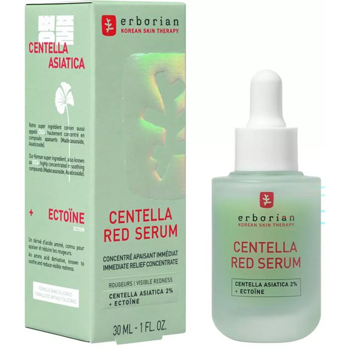 Erborian Centella Red Serum 30 ml lugnande ansiktsserum mot rodnad i frostad glasflaska bredvid grön förpackning