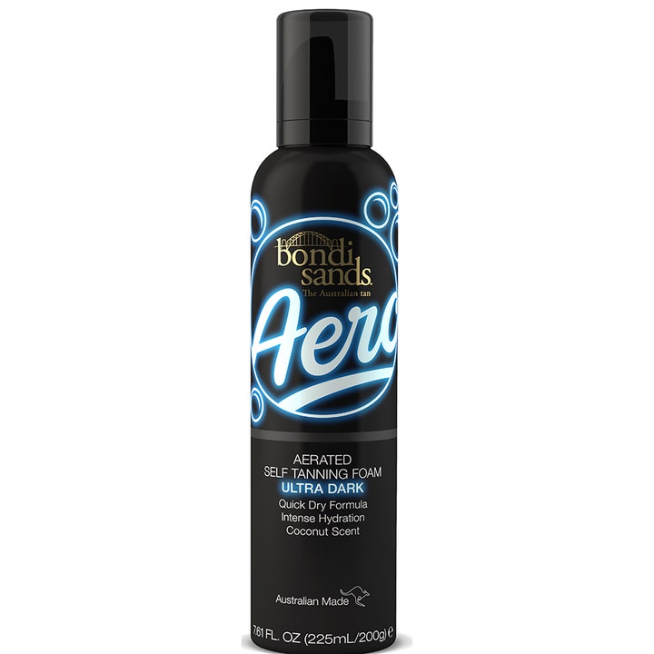 Bondi Sands Aero Ultra Dark 225ml brun utan sol-skum ger intensiv färg i en svart flaska med blå neondetaljer