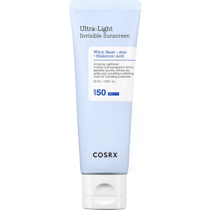 COSRX Ultra-Light Invisible Sunscreen 50 ml återfuktande solskydd i ljusblå tub med vitt lock