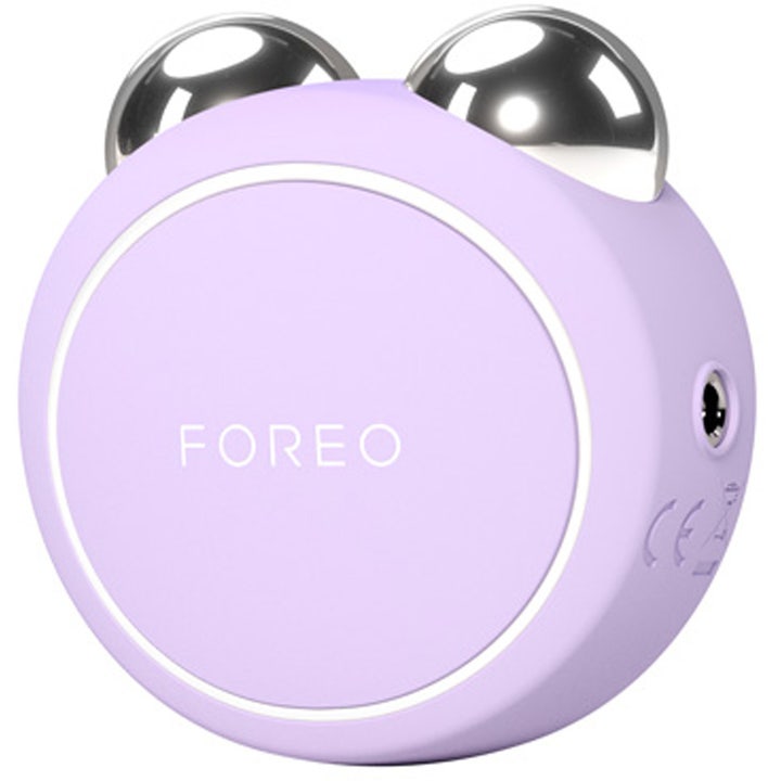 FOREO BEAR 2 go Lavender 1 st mikroström-enhet för ansiktslyft i kompakt lila format med två silverkulor.
