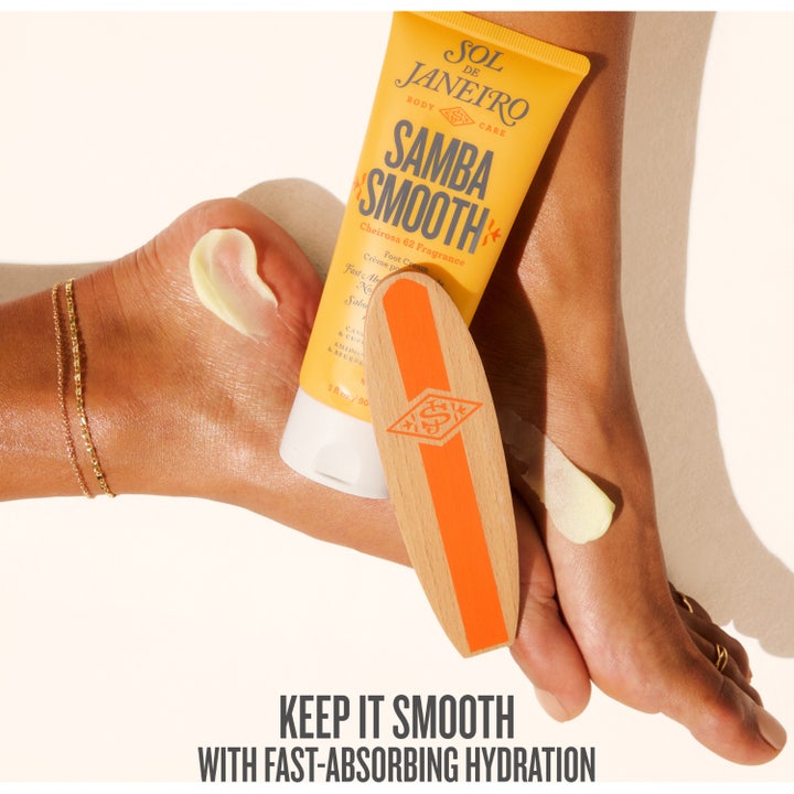 Sol de Janeiro Samba 2-Step Foot Fetish Care 90 ml mjukgörande fotkräm i gul tub med fotfil för brasiliansk fotvård hemma.