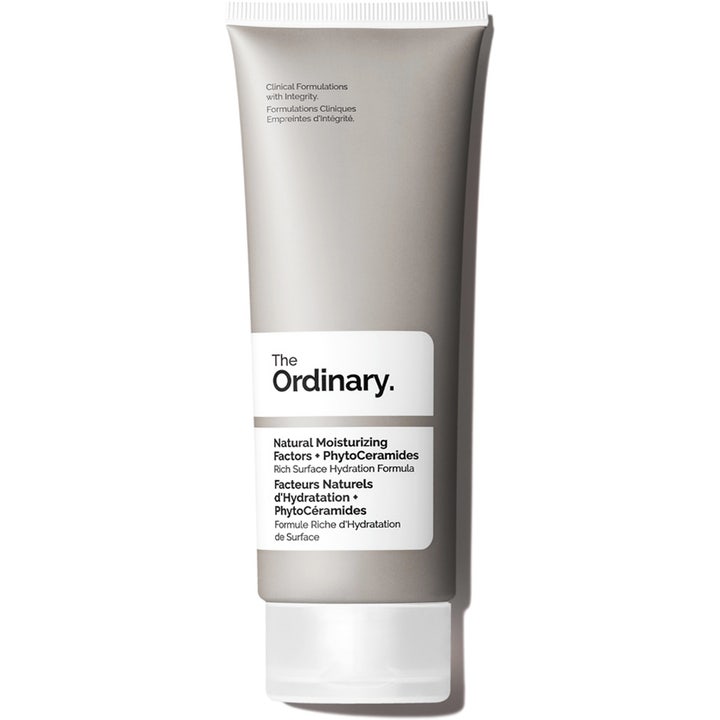 The Ordinary Natural Moisturizing Factors + PhytoCeramides 100ml ceramider ansiktskräm i grå tub med vitt snäpplock.