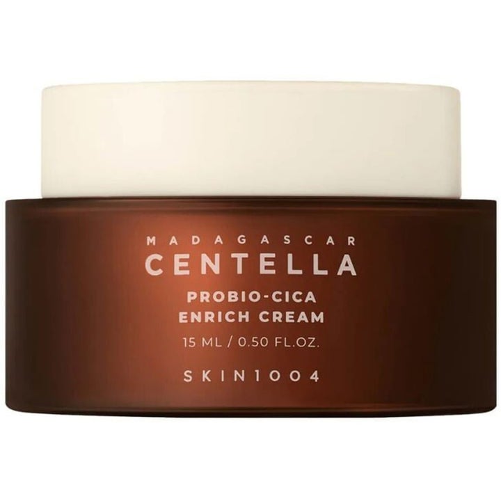 SKIN1004 Madagascar Centella Probio-Cica Enrich Cream 15 ml stärkande ansiktskräm i mörkbrun burk med vitt lock