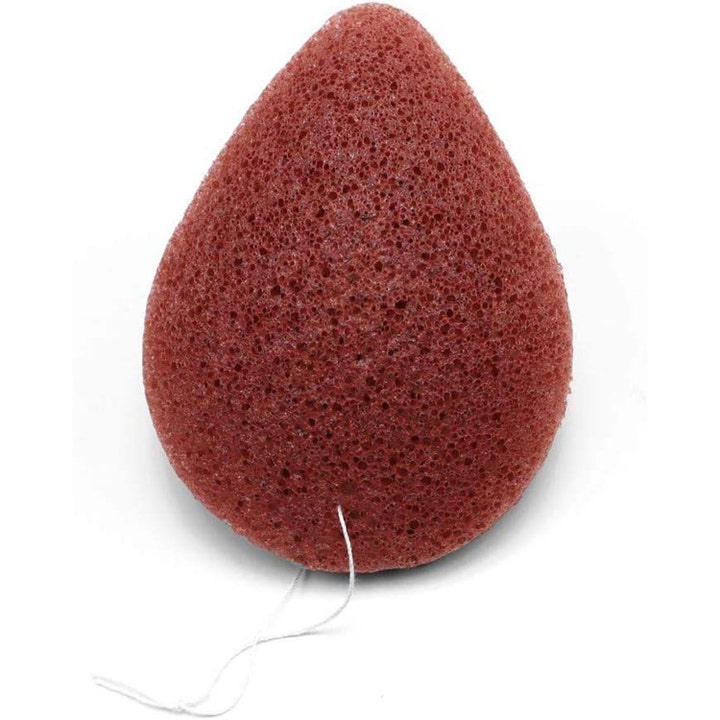 The Konjac Sponge Co Konjacsvamp med Jeju Scoria ansiktsrengörare i droppformad rödbrun porös struktur