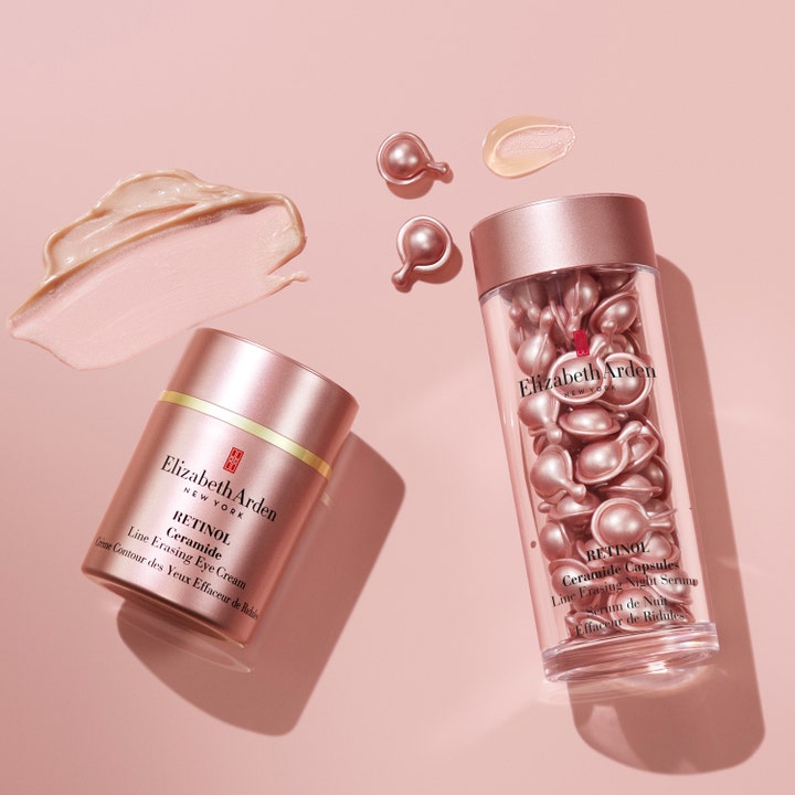 Elizabeth Arden Ceramide Retinol Eye Treatment 15 ml anti-rynk retinol ögonkräm i rosa burk bredvid kapslar och kräm