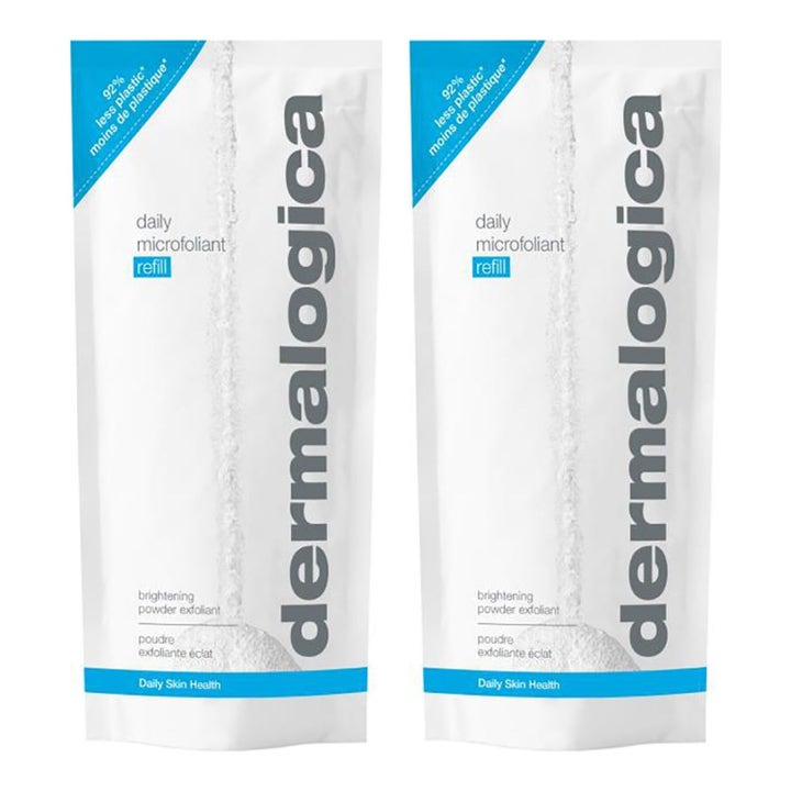 Dermalogica Daily Microfoliant Refill lystergivande enzympeeling i två vita mjuka påsar för en jämnare hudyta