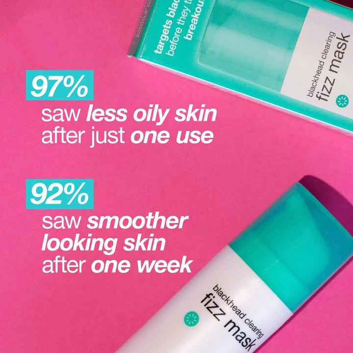 Dermalogica Clear Start Blackhead Clearing Fizz Mask ansiktsmask mot pormaskar med statistik om resultat på rosa bakgrund.