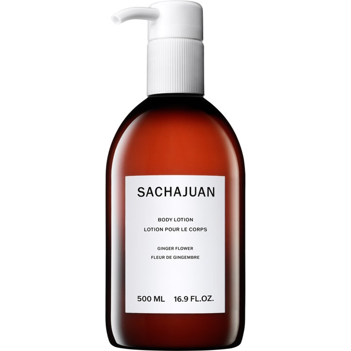 Sachajuan Ginger Flower Body Lotion 500 ml är en body lotion för torr hud med ingefära i brun flaska med vit pump.