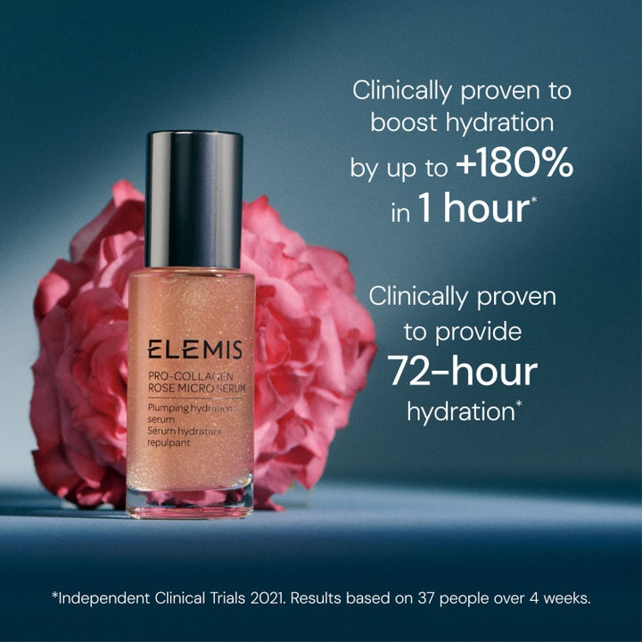 Elemis Pro-Collagen Rose Micro Serum 30 ml plumperande serum framför en rosa ros ger 72 timmars återfuktning