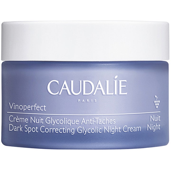 Caudalie Vinoperfect Dark Spot Correcting Glycolic Night Cream fläckkorrigerande nattkräm i lila glasburk