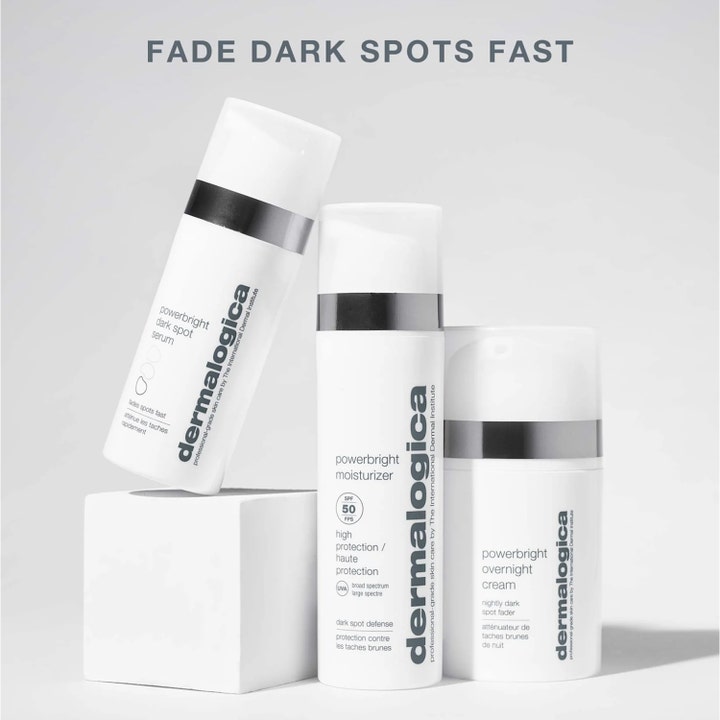 Dermalogica Powerbright Moisturizer 50 ml dagkräm med spf 50 i vit pumpflaska i en grupp med serum och nattkräm.