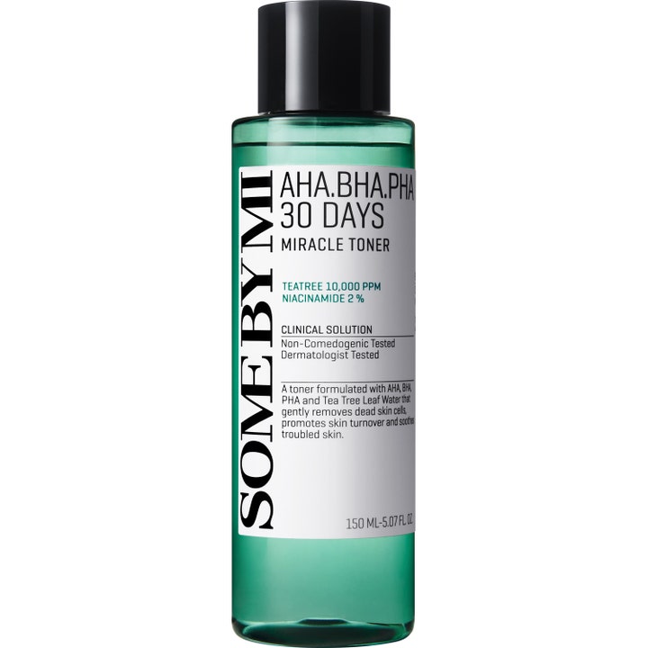 Some By Mi AHA BHA PHA 30 Days Miracle Toner 150 ml exfolierande ansiktsvatten i grön flaska med svart lock.
