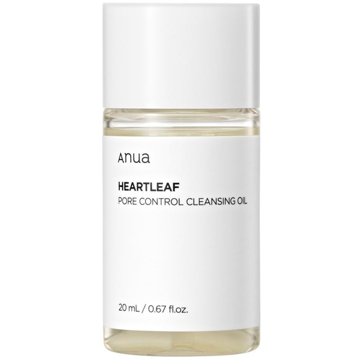 Anua Heartleaf Pore Control Cleansing Oil 20 ml porrengörande rengöringsolja i liten genomskinlig flaska med vitt lock