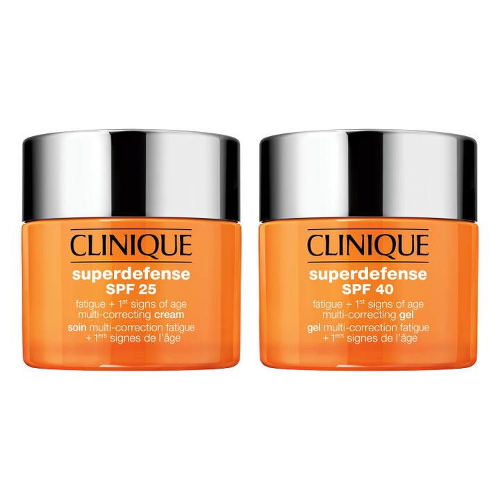 Clinique Superdefense SPF 25 och SPF 40 ansiktskräm mot trötthetstecken i två orangea burkar med silverlock