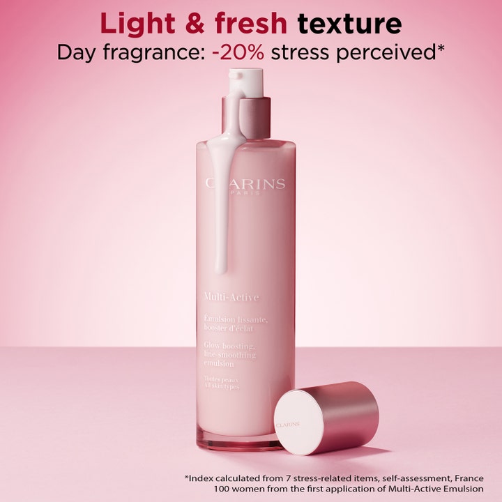 Clarins Multi-Active Glow Boosting Emulsion 100 ml linjeutjämnande dagkräm med krämig textur på rosa flaska