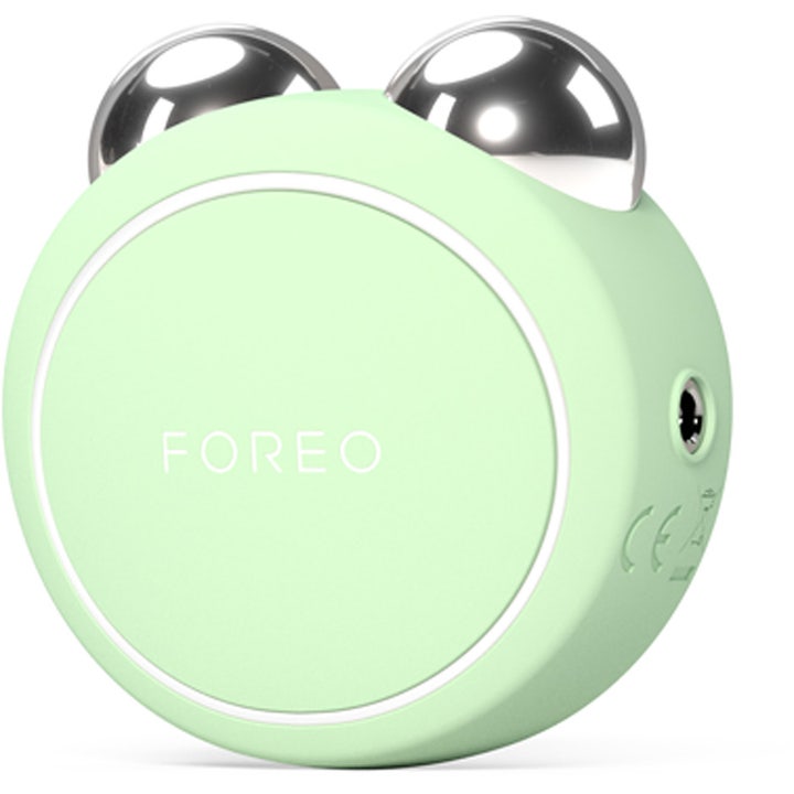 FOREO BEAR 2 go Pistachio 1 st ansiktslyft apparat med mikroström i mintgrön silikon med silverkulor