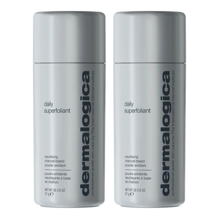 Dermalogica Daily Superfoliant 57 g exfolierande peeling med aktivt kol i två grå cylindriska flaskor