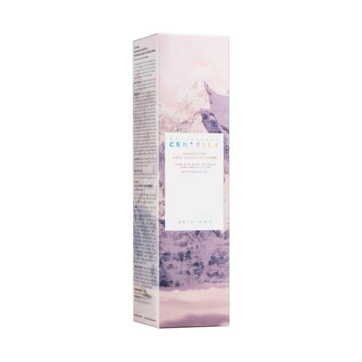 SKIN1004 Madagascar Centella Poremizing Deep Cleansing Foam 125 ml centella ansiktstvätt djuprengöring i lila förpackning