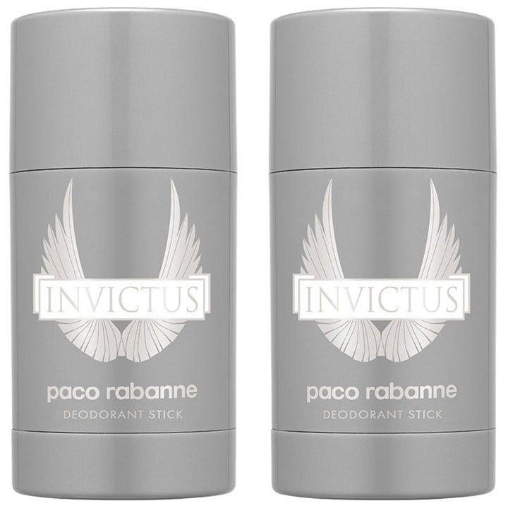 Paco Rabanne Invictus tvåpack deostick ger maskulin fräschör i grå cylindriska hylsor dekorerade med silvervingar.