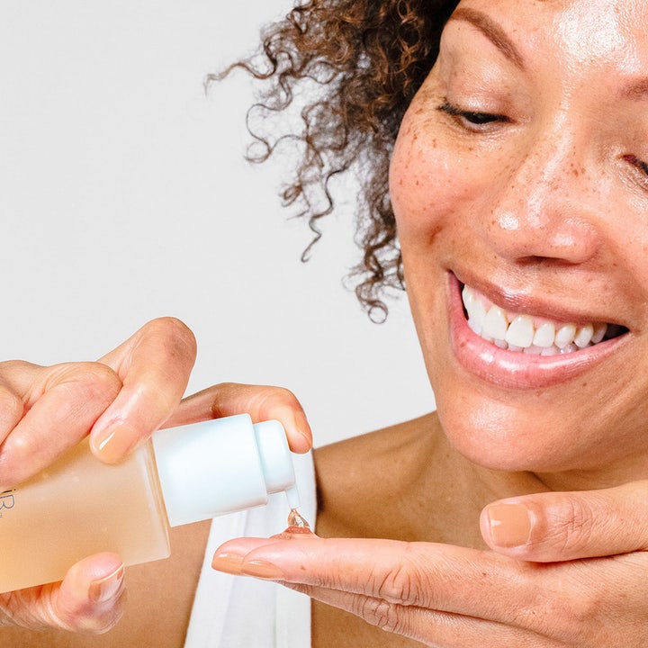 PÜR Ceratin Booster Age Defying Retinol Serum 30 ml är ett PÜR retinol serum anti-age som pumpas ut för lyster.