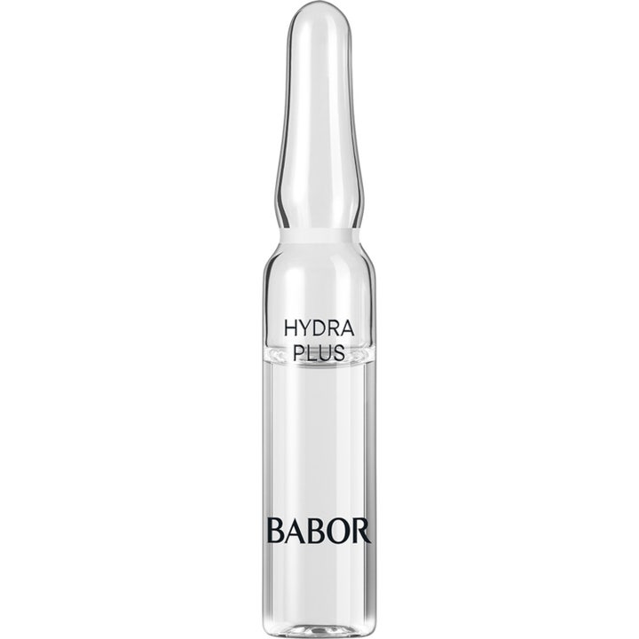 Babor Hydra Plus 2 ml återfuktande hyaluronsyra ampull ansiktsserum i en genomskinlig glasampull för fuktboost