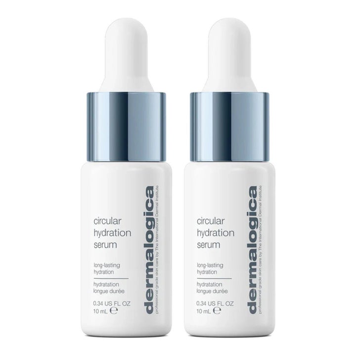 Dermalogica Circular Hydration Serum 10 ml återfuktande ansiktsserum i två vita flaskor med blå detaljer och vit pipett