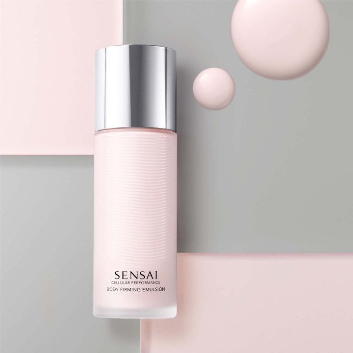 Sensai Cellular Performance Body Firming Emulsion 200 ml uppstramande anti-aging kroppskräm i rosa flaska med silverlock
