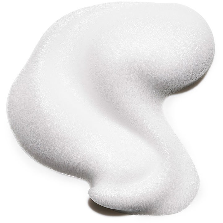 Exuviance Age Reverse BioActiv Wash 125 ml antiaging ansiktstvätt i en vit luftig skumtextur för bioaktiv cellförnyelse