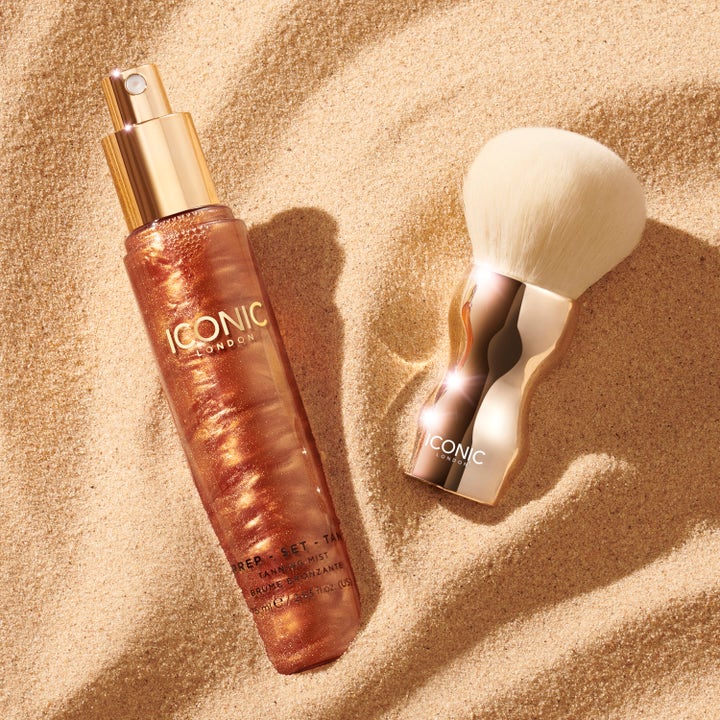 ICONIC London Prep Set Tan 75 ml skapar lyster med brun utan sol spray och borste i sand