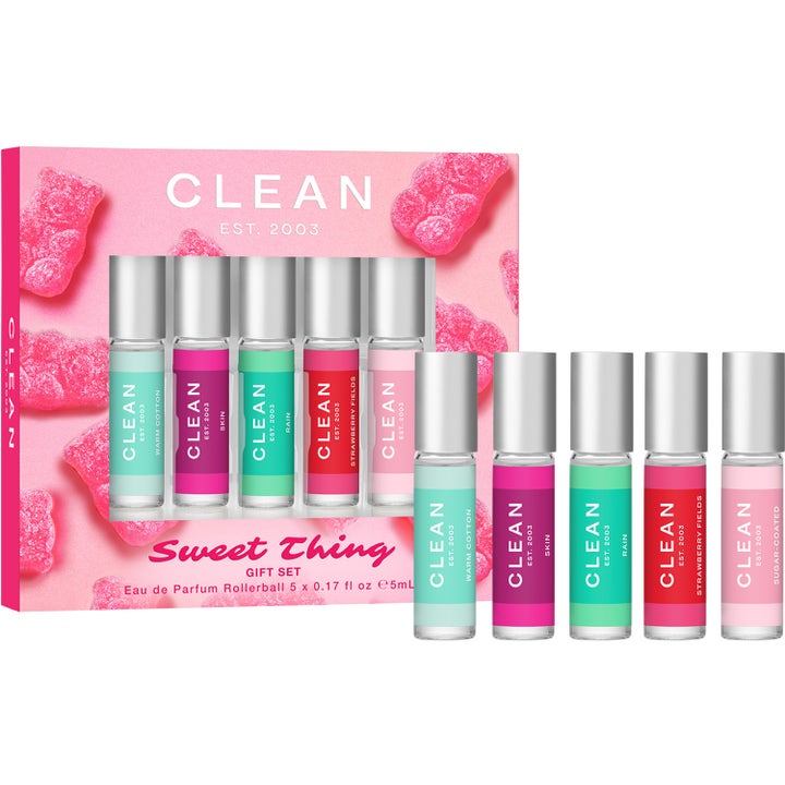 Clean Gift Set Spring Sweet Things 5x5 ml clean parfym kit med fem rollerballs i rosa box med godisbjörnar
