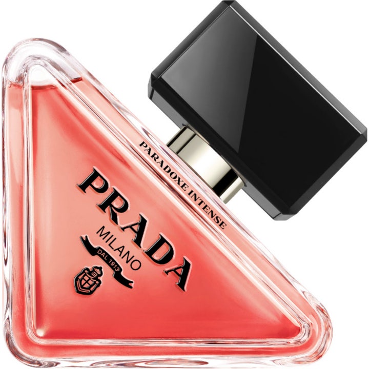 Prada Paradoxe Intense Eau de Parfum 50 ml damparfym i en triangulär glasflaska med djuprosa vätska och svart lock