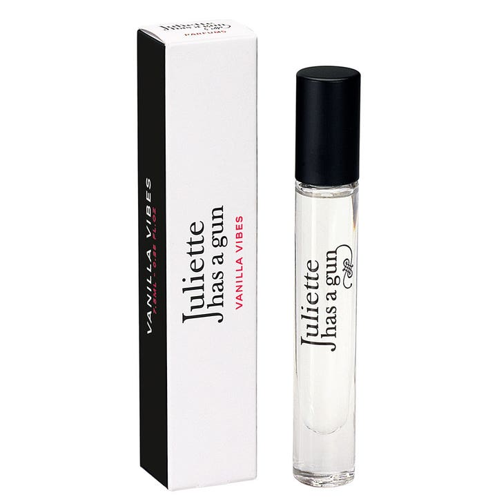 Juliette has a gun Vanilla Vibes 7,5 ml eau de parfum miniformat i smal glasflaska med svart lock och vit ask