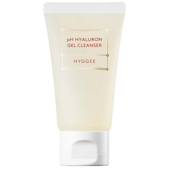 HYGGEE pH Hyaluron Gel Cleanser återfuktande rengöringsgel i semitransparent vit tub som ger fukt med hyaluronsyra