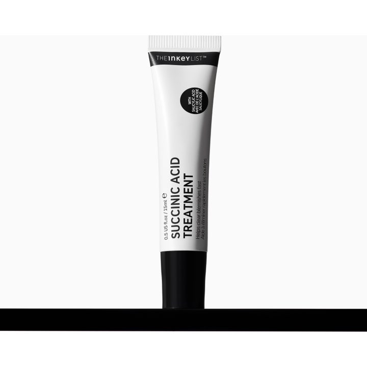 The INKEY List Succinic Acid Treatment 15 ml blemserum i vit tub med grön krämig textur för punktbehandling finnar