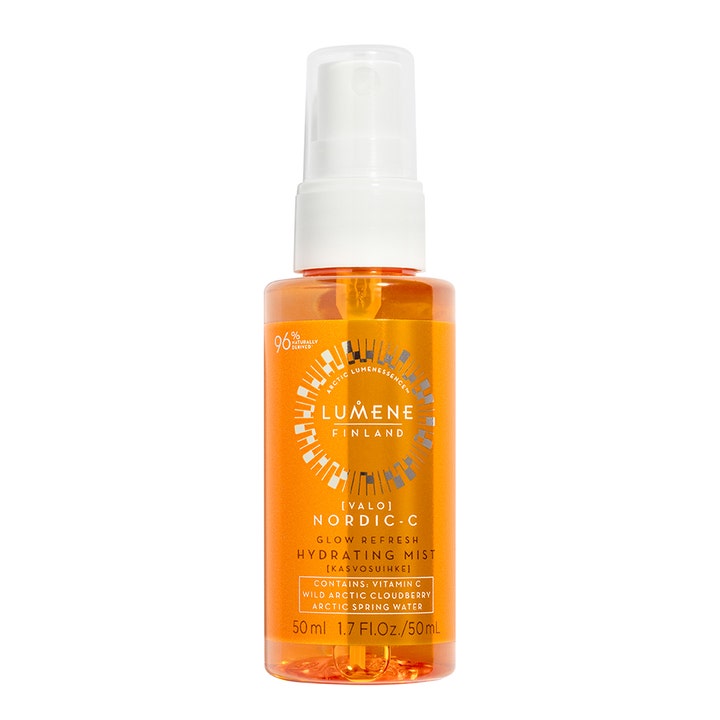 Lumene Nordic-C Glow Refresh Hydrating Mist 50 ml återfuktande ansiktsspray i orange plastflaska med vit spraypump.
