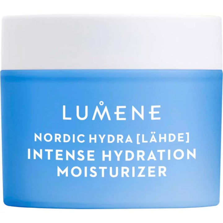 Lumene Nordic Hydra Intense Hydration Moisturizer ger intensiv återfuktning i en blå ansiktsburk med vitt lock