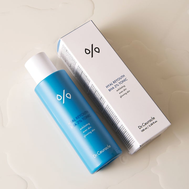 Dr. Ceuracle Hyal Reyouth BHA 2% Tonic 100 ml exfolierande toner för jämn hud i blå flaska med vit ytterkartong