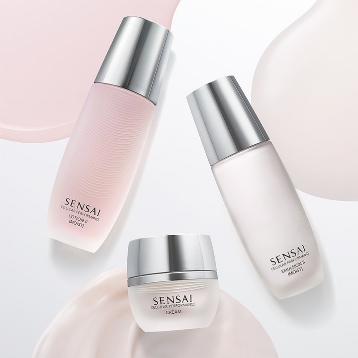 Sensai Cellular Performance Cream 40 ml återfuktande ansiktskräm i burk med silverlock och lyxig krämig textur.