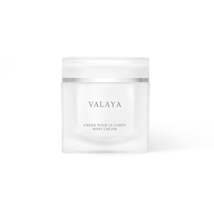 Parfums de Marly Valaya Body Cream exklusiv återfuktande kroppskräm i en frostad vit glasburk med silverband.