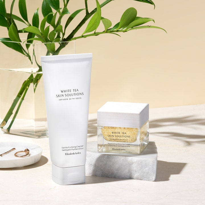 Elizabeth Arden White Tea Purifying Cleanser 125 ml lugnande ansiktsrengöring i vit tub i en harmonisk miljö