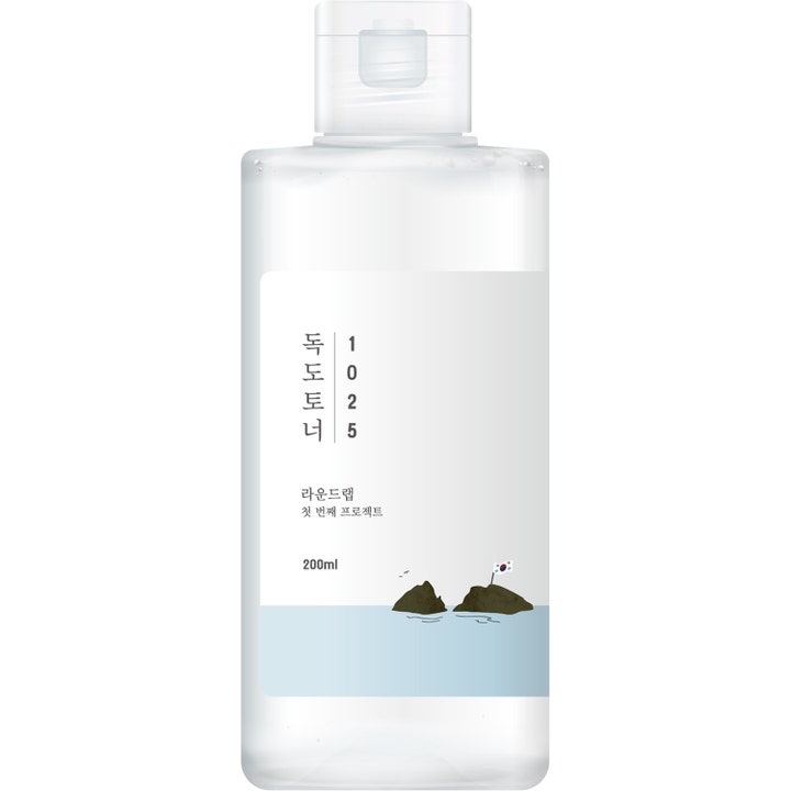 Round Lab 1025 Dokdo Toner 200ml återfuktande ansiktsvatten i klar flaska med vit etikett och havsmotiv