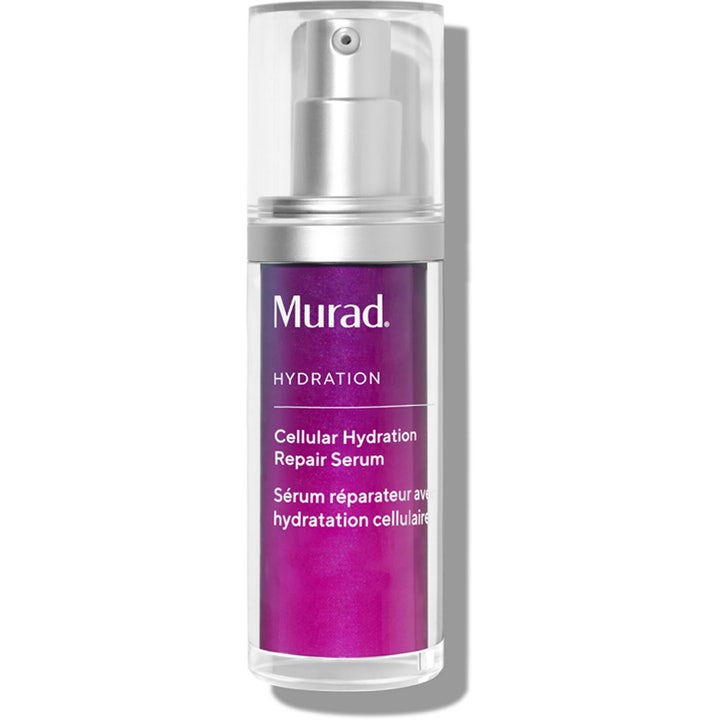 Murad Cellular Hydration Repair Serum för hudreparation är ett cellulär återfuktande serum i lila skimrande pumpflaska